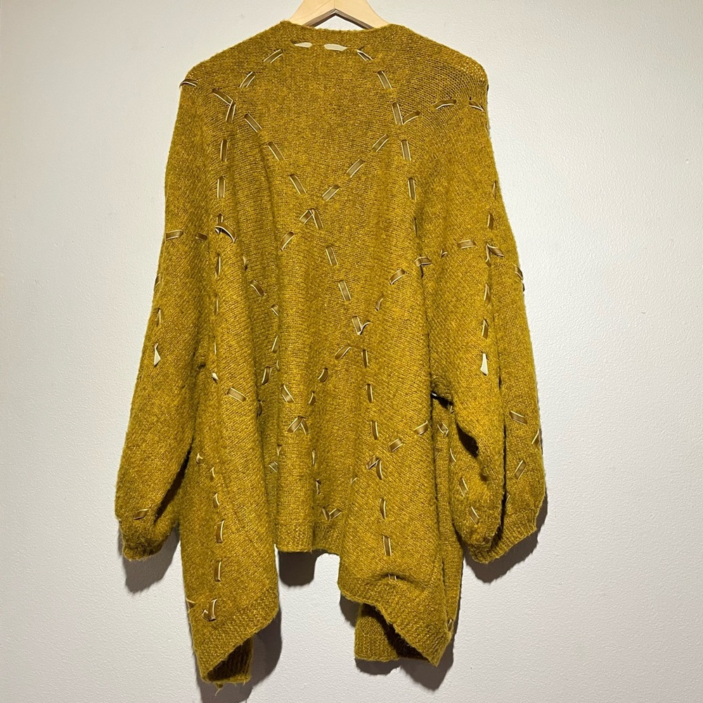 Akemi & Kin Open Cardigan - Picture 4 of 14